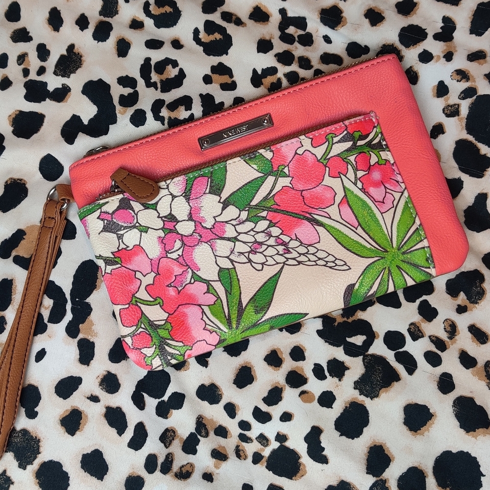Nine West Floral Print Wristlet